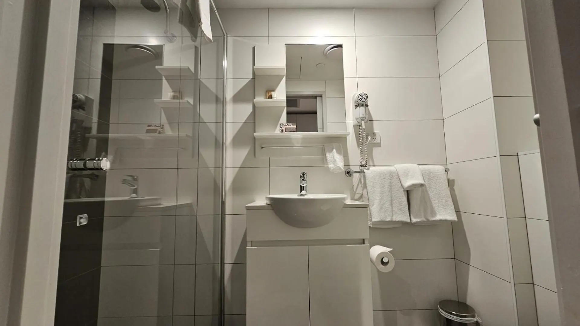 Albatross Luxe Hotel Batumi 3*,  Georgia