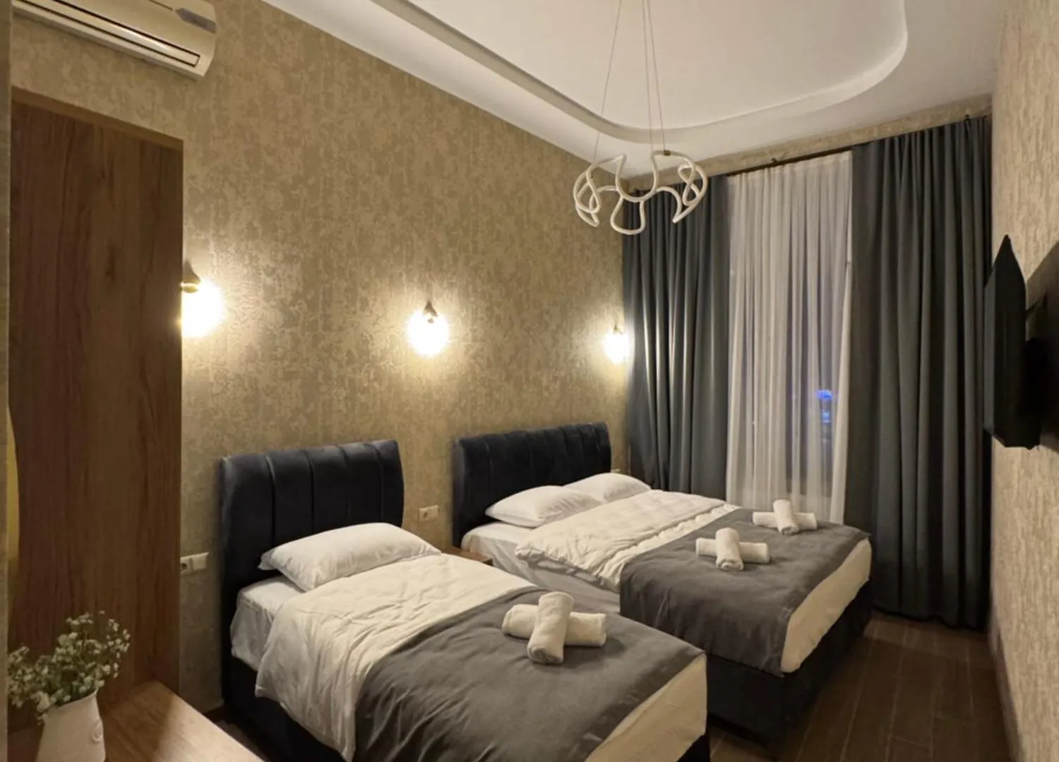 Albatross Luxe Hotel Batoemi