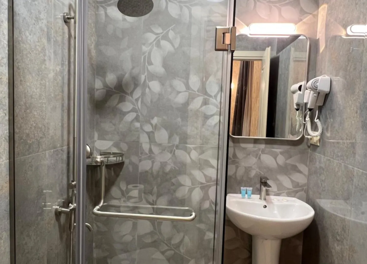 Albatross Luxe Hotel Batoemi Georgië